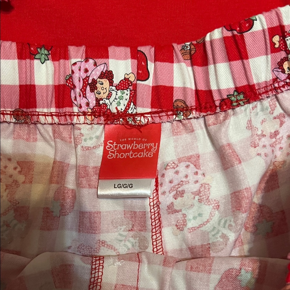 Size Large Strawberry Shortcake Pajama short and cami Set NWT - Picture 3 of 4